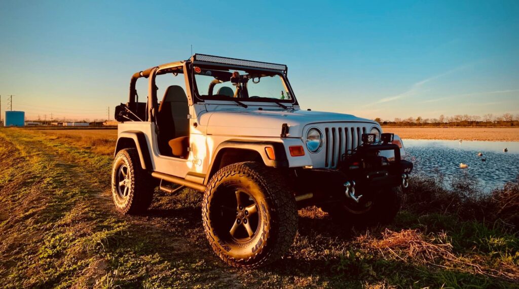 white, jeep, wrangler