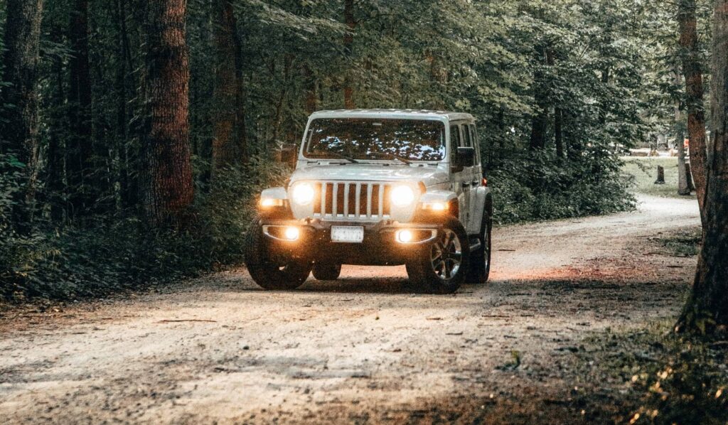 white,jeep